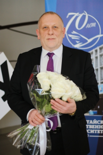 Поздравление ректора с 8 Марта!