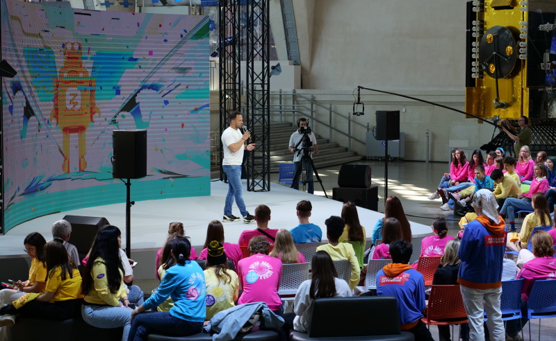 Стартовал приём заявок на новый проект Знание.Авторы — присоединяйтесь к конкурсу